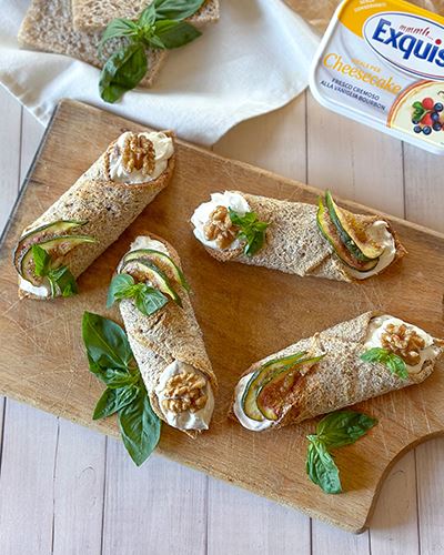 Cannoli salati con fichi e noci