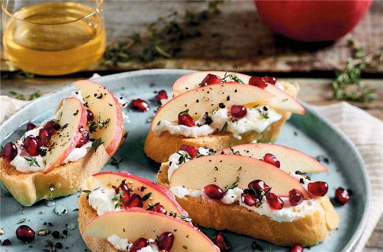 Crostini agrodolci al miele e melagrana