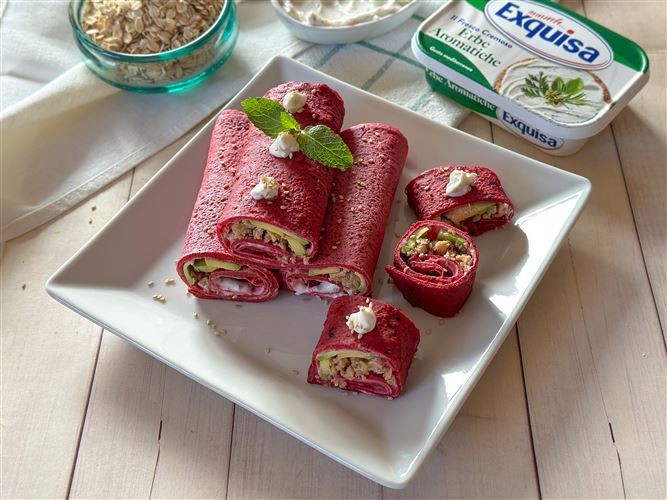 Roll di barbabietola con Exquisa, tonno e avocado