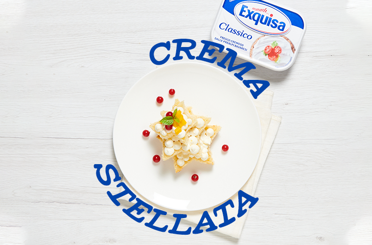 Stelle di pandoro con crema dolce di spalmabile, mango e ribes