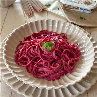 Pasta barbabietola e Exquisa alla capra
