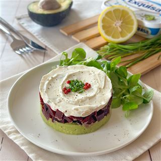 Tartare di barbabietola e avocado con Exquisa light
