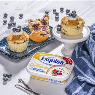 Muffin con crema spalmabile cheesecake e mirtilli