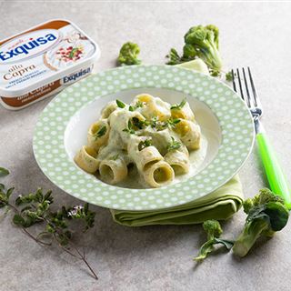 Pasta alla crema di broccoli, un primo piatto da leccarsi i baffi