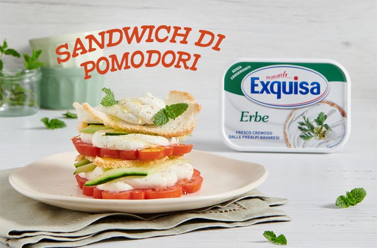 Sandwich di pomodori e cetrioli, pane tostato e Erbe Fresco Cremoso dalle Prealpi Bavaresi